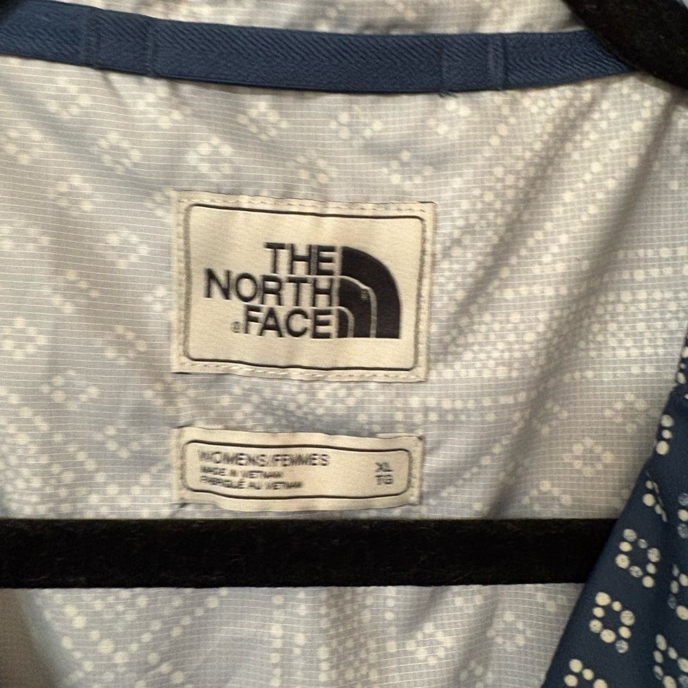 The North Face Blue and white bandana Patterned Anorack Jacket XL - Picture 5 of 15